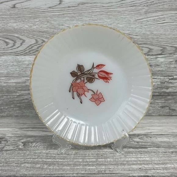 Vintage Mexico Milk Glass Dessert Bread & Butter Or Salad Plates Tulip Floralx6